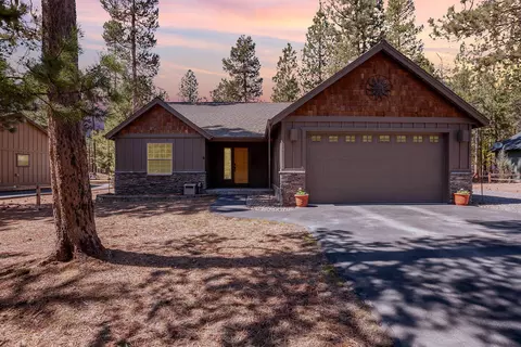 Exterior - 15322 Bear St, La Pine, OR 97739 photo 16 of 17