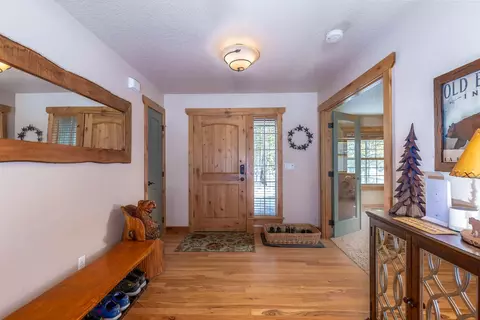 Entry Way - 15322 Bear St, La Pine, OR 97739 photo 1 of 1