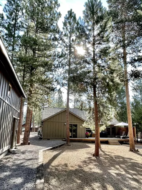 Exterior - 15322 Bear St, La Pine, OR 97739 photo 6 of 17