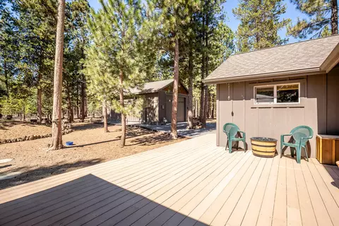 Exterior - 15322 Bear St, La Pine, OR 97739 photo 8 of 17