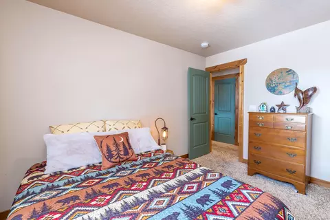 Bedroom - 15322 Bear St, La Pine, OR 97739 photo 6 of 8