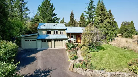 8548 Wagner Creek Rd, Talent, OR 97540