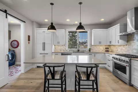 Kitchen - 61295 Howe Way, Bend, OR 97702 photo 5 of 7