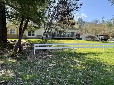 1490 Grays Creek Rd, Grants Pass, OR 97527