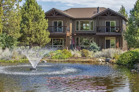 255 Vista Rim Dr, Redmond, OR 97756