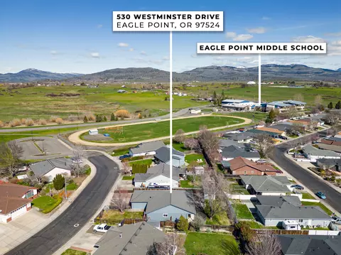 View/Area - 530 Westminster Dr, Eagle Point, OR 97524 photo 3 of 12