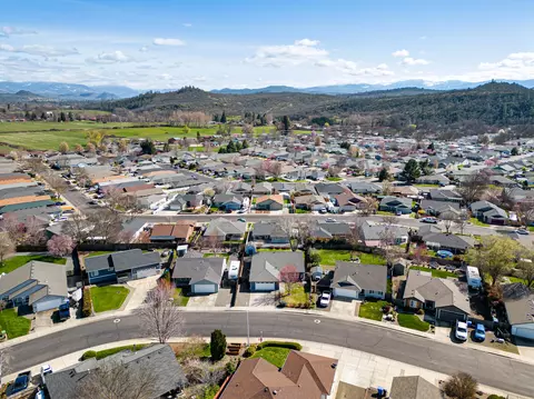 View/Area - 530 Westminster Dr, Eagle Point, OR 97524 photo 12 of 12