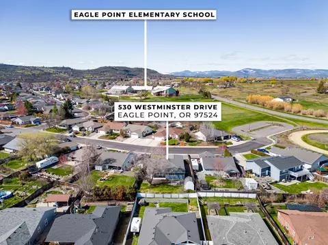 View/Area - 530 Westminster Dr, Eagle Point, OR 97524 photo 2 of 12
