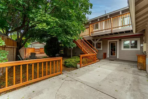 Exterior - 63381 Freedom Pl, Bend, OR 97701 photo 6 of 9