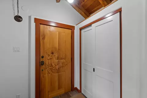 Entry Way - 63381 Freedom Pl, Bend, OR 97701 photo 2 of 4