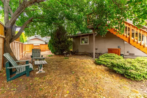 Exterior - 63381 Freedom Pl, Bend, OR 97701 photo 7 of 9