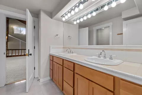 Bath - 63381 Freedom Pl, Bend, OR 97701 photo 3 of 4