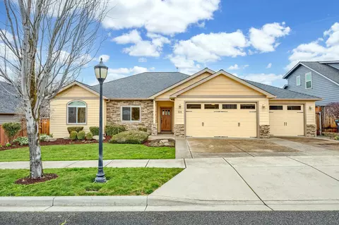 531 St Augustine Dr, Medford, OR 97504