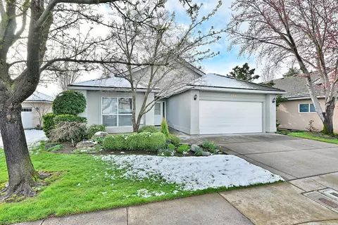 764 Fernwood Dr, Medford, OR 97504