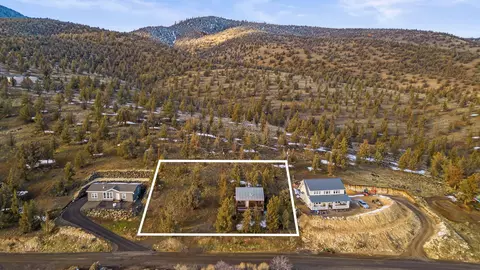 6137 NW Circle St, Prineville, OR 97754
