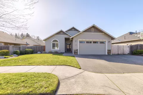 142 SW Hudson Ln, Grants Pass, OR 97526