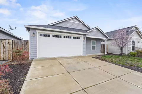 686 Kaitlin Ln, Medford, OR 97501