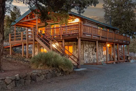60384 Arnold Market Rd, Bend, OR 97702