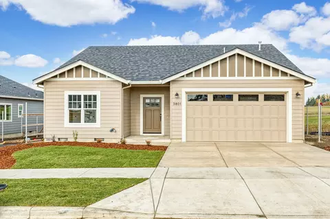 3803 Durst St, Medford, OR 97504