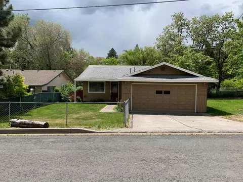 1936 Sargent Ave, Klamath Falls, OR 97601