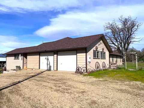Exterior - 620 Dick George Rd, Cave Junction, OR 97523 photo 5 of 71
