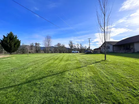 Exterior - 620 Dick George Rd, Cave Junction, OR 97523 photo 23 of 71