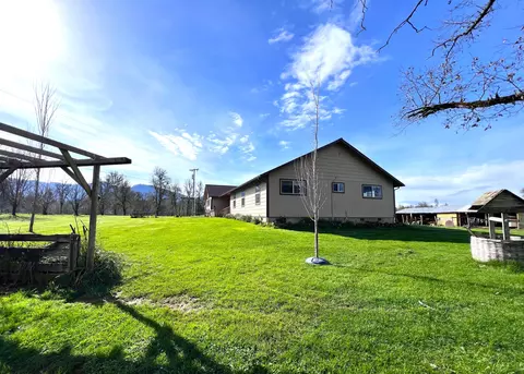 Exterior - 620 Dick George Rd, Cave Junction, OR 97523 photo 12 of 71
