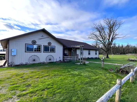 Exterior - 620 Dick George Rd, Cave Junction, OR 97523 photo 27 of 71