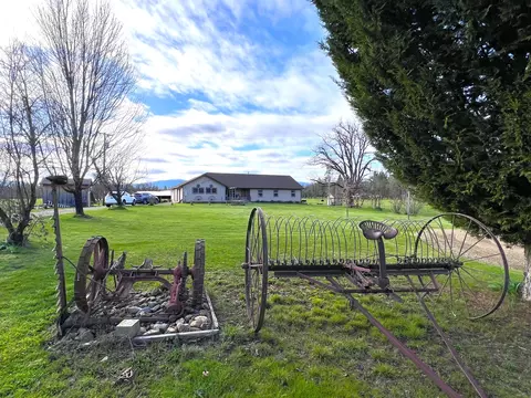 Exterior - 620 Dick George Rd, Cave Junction, OR 97523 photo 37 of 71