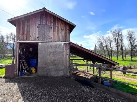 Exterior - 620 Dick George Rd, Cave Junction, OR 97523 photo 18 of 71