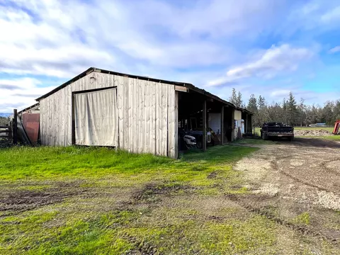 Exterior - 620 Dick George Rd, Cave Junction, OR 97523 photo 41 of 71