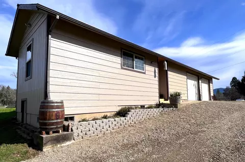 Exterior - 620 Dick George Rd, Cave Junction, OR 97523 photo 17 of 71