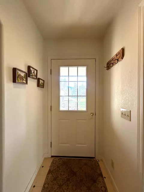 Entry Way - 620 Dick George Rd, Cave Junction, OR 97523 photo 6 of 8