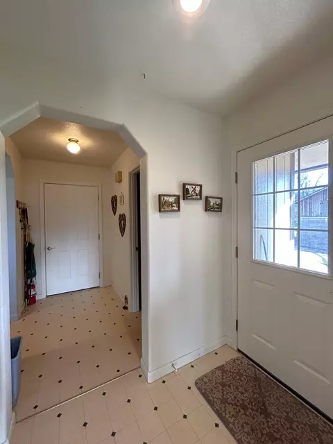 Entry Way - 620 Dick George Rd, Cave Junction, OR 97523 photo 8 of 8