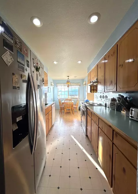 Kitchen - 620 Dick George Rd, Cave Junction, OR 97523 photo 1 of 3