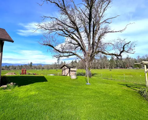 Exterior - 620 Dick George Rd, Cave Junction, OR 97523 photo 9 of 71