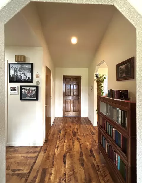 Entry Way - 620 Dick George Rd, Cave Junction, OR 97523 photo 2 of 8