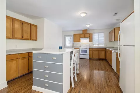 Kitchen - 602 4th St, Phoenix, OR 97535 photo 1 of 1