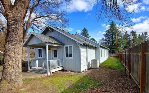 Exterior - 602 4th St, Phoenix, OR 97535 photo 5 of 7