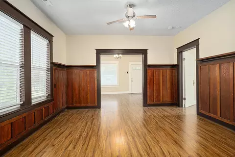 Living - 602 4th St, Phoenix, OR 97535 photo 1 of 1