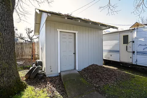 Exterior - 602 4th St, Phoenix, OR 97535 photo 7 of 7