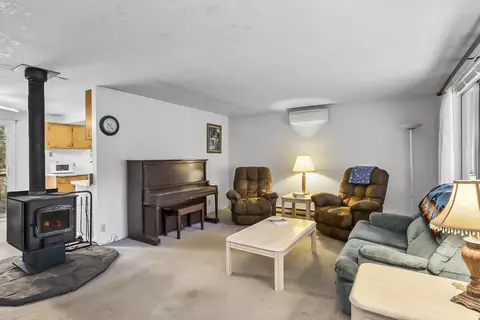 Living - 22988 Yucca Ct, Bend, OR 97701 photo 2 of 4