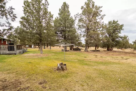View/Area - 22988 Yucca Ct, Bend, OR 97701 photo 2 of 4