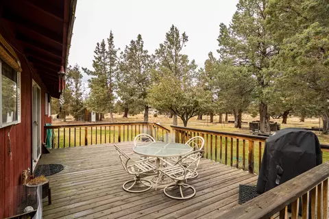 Exterior - 22988 Yucca Ct, Bend, OR 97701 photo 5 of 17