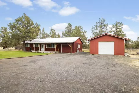 Exterior - 22988 Yucca Ct, Bend, OR 97701 photo 8 of 17