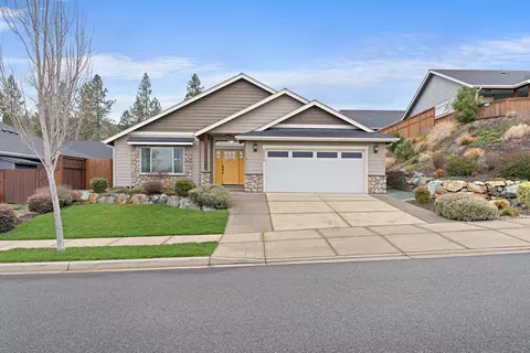 2050 SW Mercury Ln, Grants Pass, OR 97526