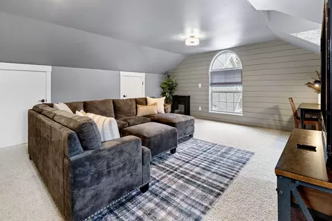 Living - 61193 Ridgewater Loop, Bend, OR 97702 photo 6 of 6