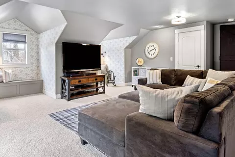 Living - 61193 Ridgewater Loop, Bend, OR 97702 photo 5 of 6