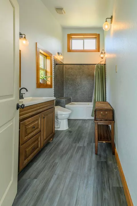 Bath - 2856 Humbug Creek Rd, Applegate, OR 97530 photo 2 of 3
