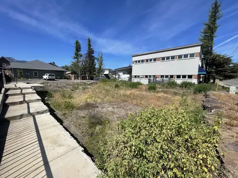 268 S Pacific Hwy, Talent, OR 97540